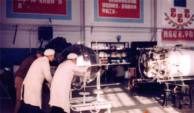 失去动力55年，东方红一号为何没坠毁？专家：再飞几百年也没事