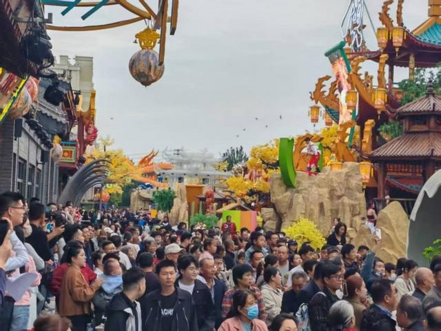 首个黄河文化不夜城点亮济南济阳引来打卡热潮