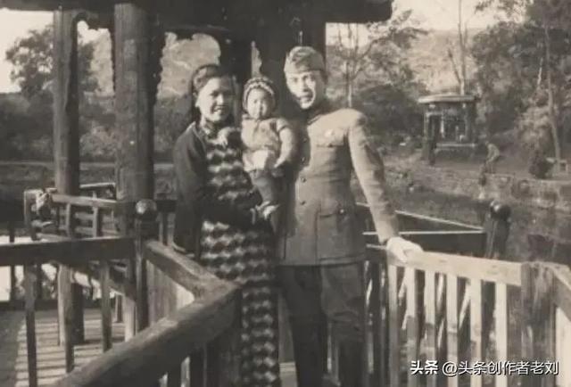 她接到特殊任务:嫁给蒋介石心腹,身份暴露,她对丈夫说了什么?