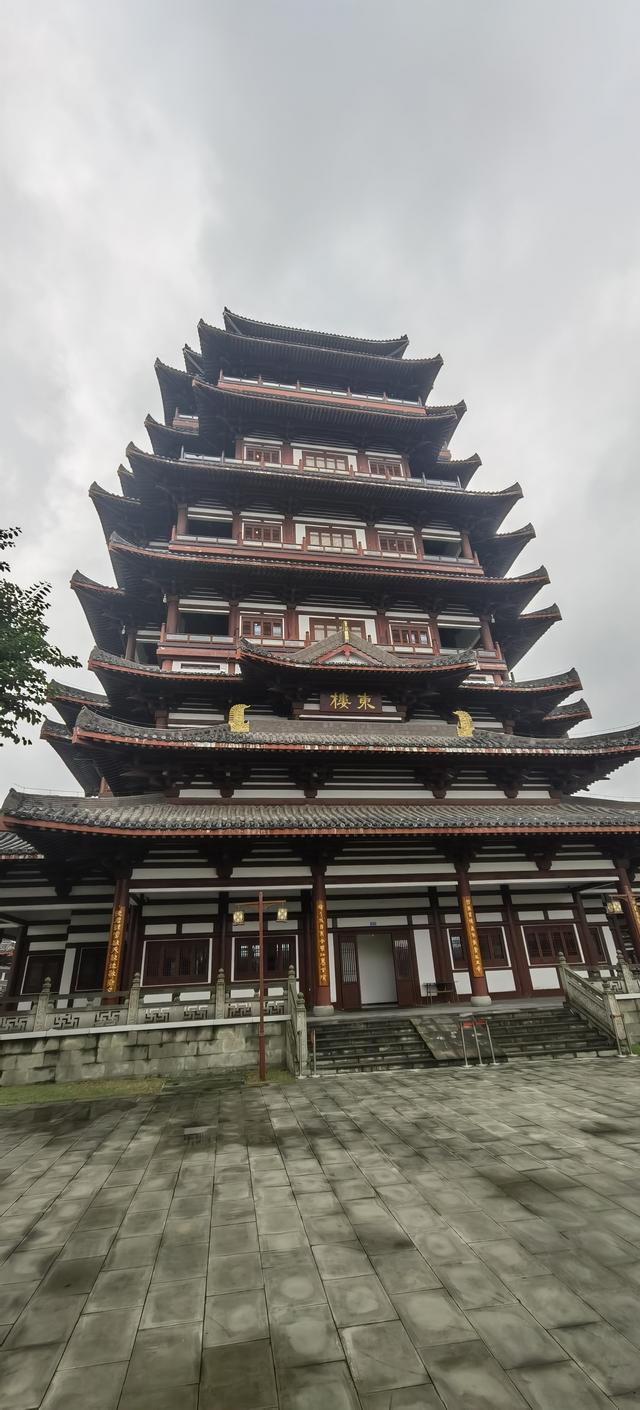 一车一人自驾游（十）：地处“三江口”的城市，建议乘坐公交游玩