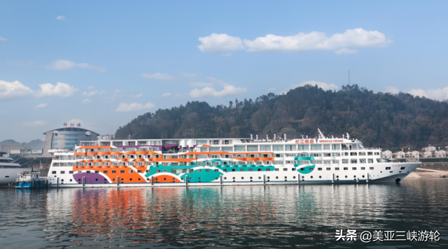 书香与江水的邂逅：全国书博会落幕，三峡游轮悠然之旅正当时