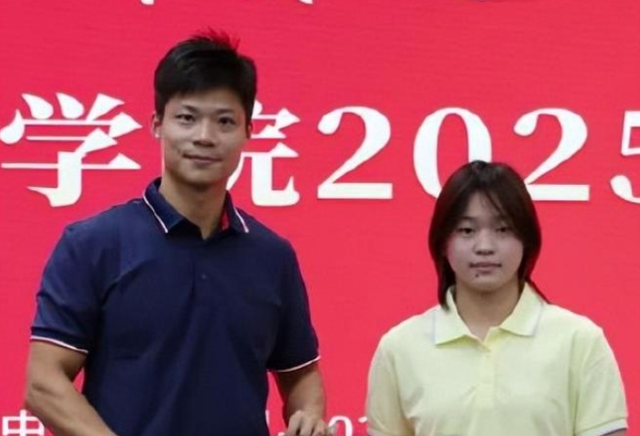全红婵入学仅4天，担心的事再次发生，官媒：退不退由她自己决定