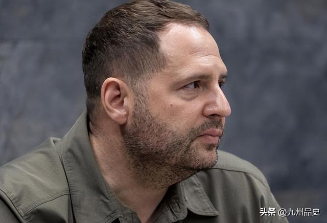 100枚导弹从天而降，美军发起斩首行动，特朗普下令，俄英法失声