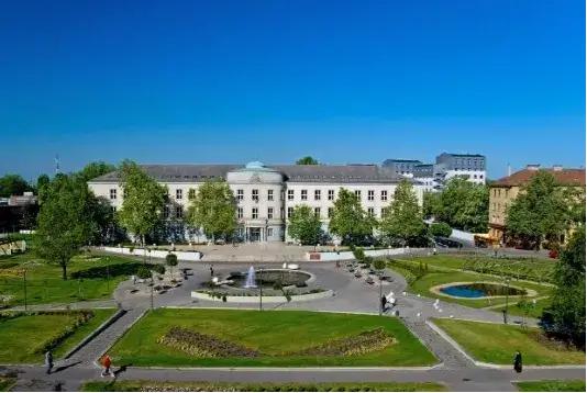 匈牙利中部城市——多瑙新城