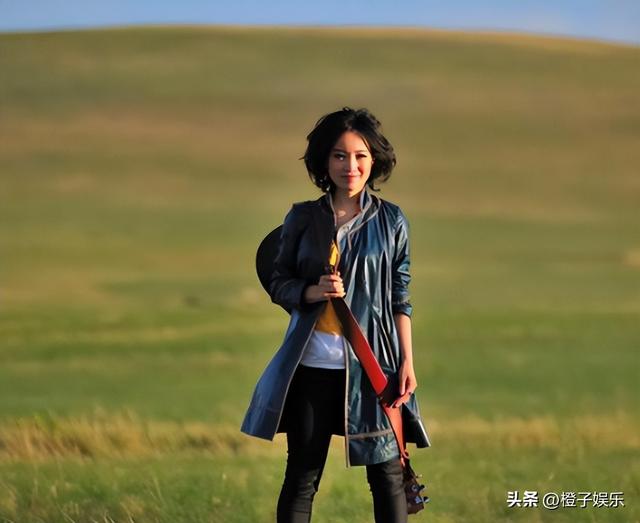 她连上5次春晚，私下却和恩师同居怀孕被骗流产，今57岁依然单身