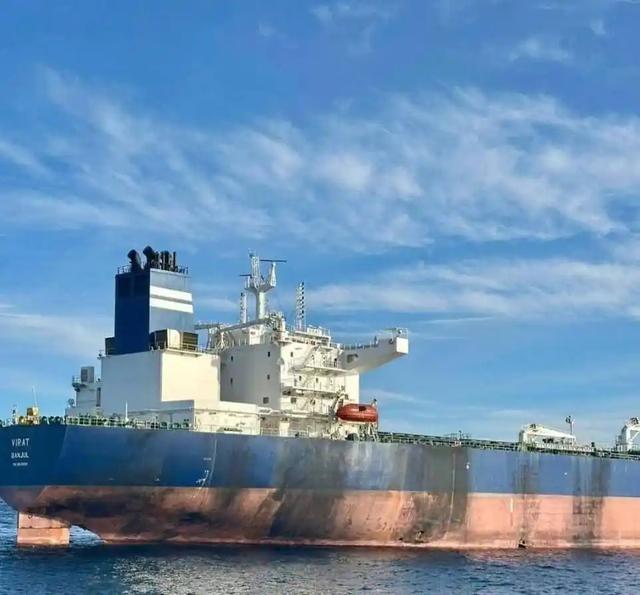 泽连斯基战果成疑惹众怒	，北约摊牌黑海袭船，乌自爆艇被炸翻天！