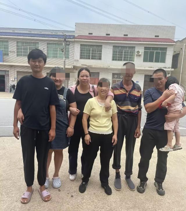 长沙冷库救人后续，官媒报道，老板娘认亲谢恩，评论再现恶心一幕