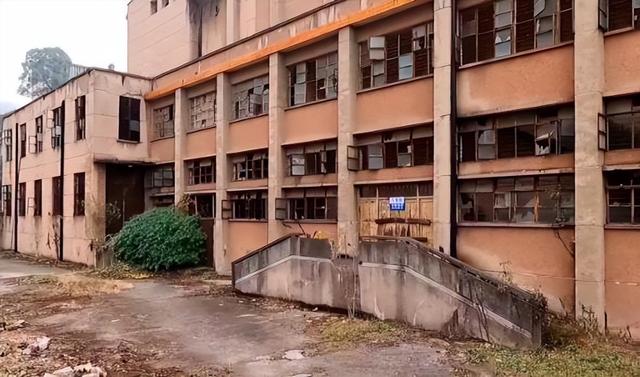 宜昌被遗忘的三线厂旧址，规模宏大保存完好，无人居住杂草丛生