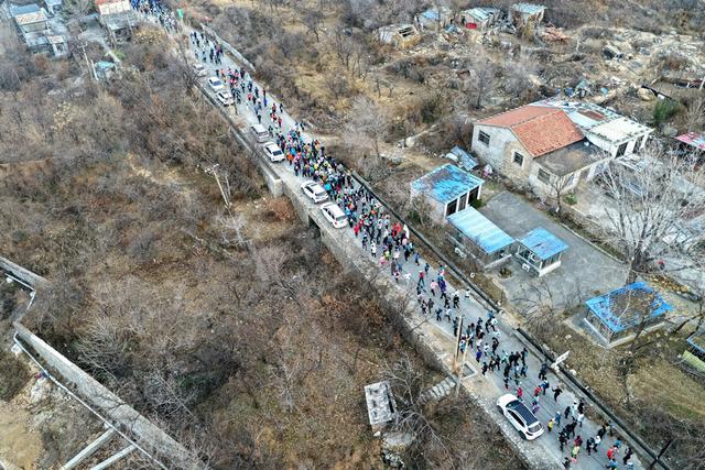 步履叩响泰山，暖意丈量山河：第十七届环泰山T60大徒步综述