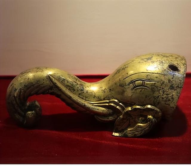 圆明园被烧毁160年后，专家打捞河道时，挖出一个罕见的文物