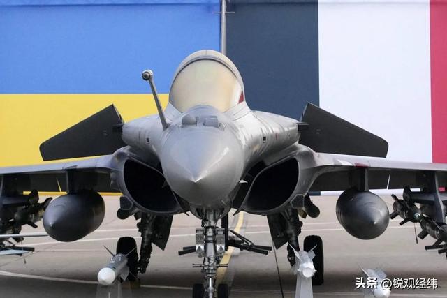 俄乌战争催生120亿订单！从劝和到卖100架战机，马克龙眼里只有钱