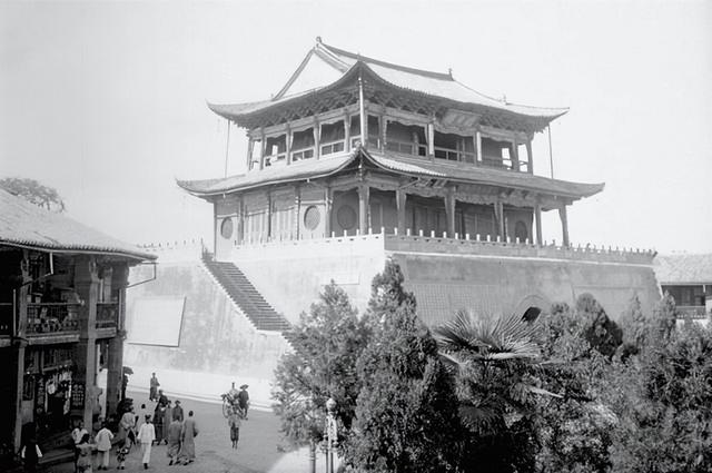 1930年的昆明风景 雄奇瑰丽的近日楼