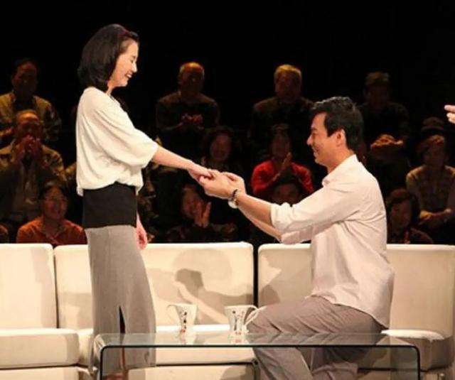 演反派再次爆红！相亲认识妻子，15年零绯闻，一起陪妈妈抗癌！