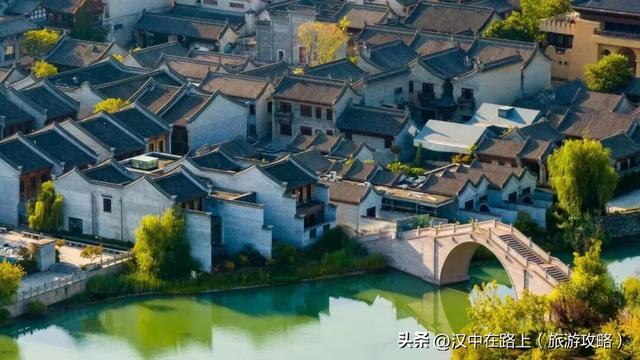 在诗词里，邂逅秋日里的兴汉胜境