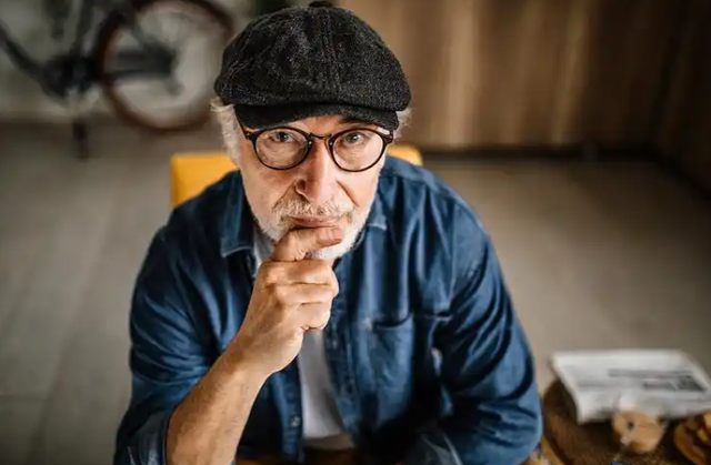 脑出血跟戴帽子有关？医生警告：52岁后，天冷要注意这6件事