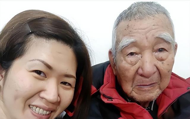 92岁台湾老兵回重庆寻亲，下飞机后却怒斥子女：这不还是台北？