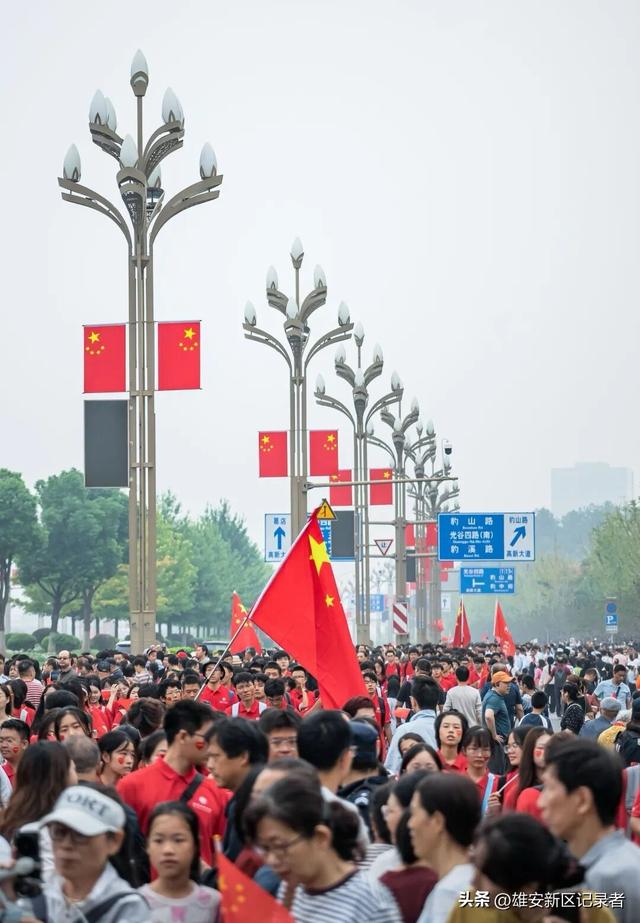 国庆假期，武汉消费市场热力十足，八方游客直呼“根本逛不够！”