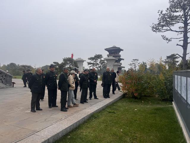 金秋敬老情 英雄山水行