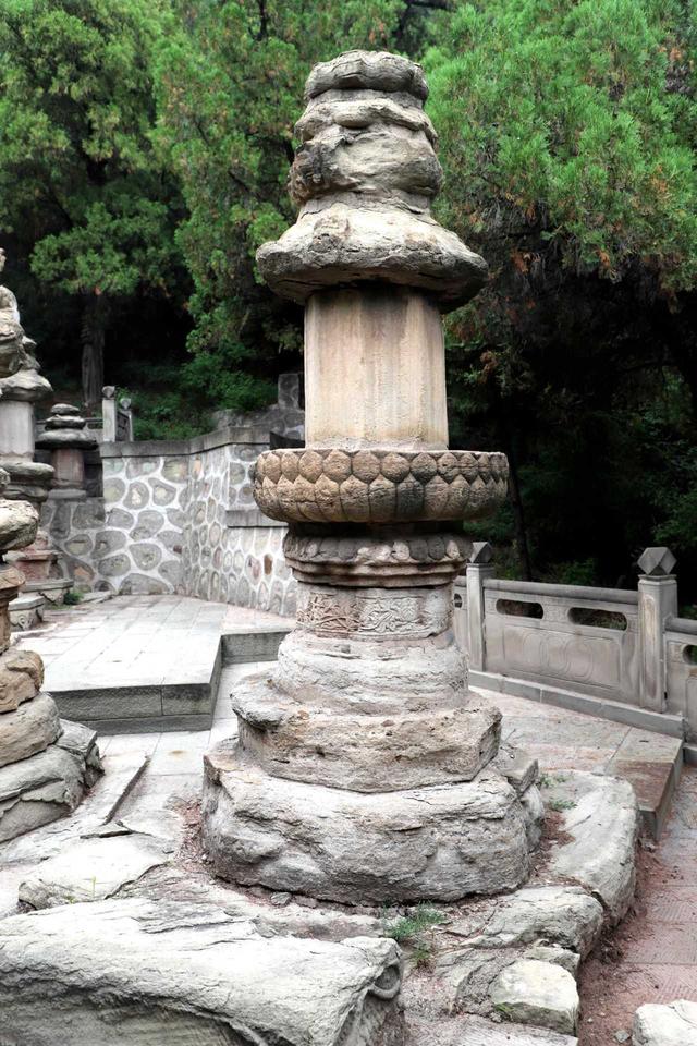 卦山天宁寺塔林——交城