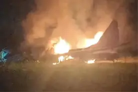 印巴战争爆发，印军先动手却被巴军反推，6架战机被打爆，来自3国图片