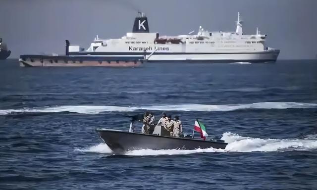 中方资产被扣押，局势变成4打1，伊朗出兵登船，特朗普捅马蜂窝