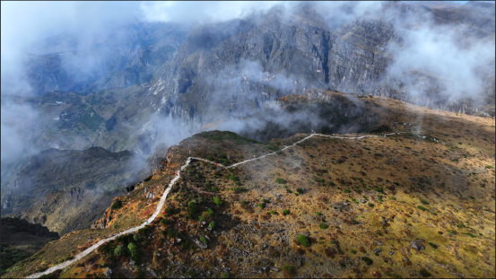 东川践行“无痕山野”理念 守护生态净土