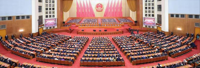 特朗普宣布，委内瑞拉出口中国石油加价2美元	，中方：一桶也不买