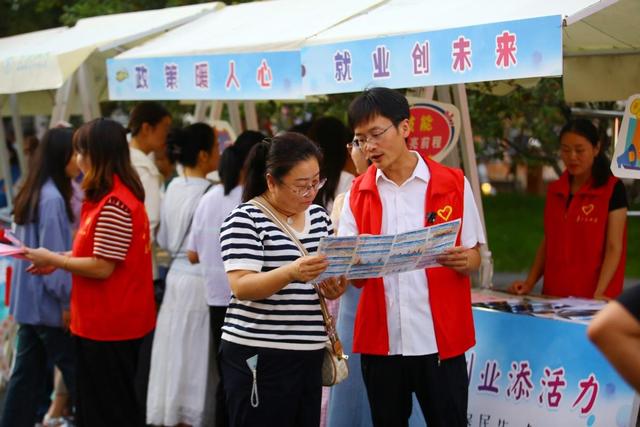 秦岭秋韵与烟火气同频：宁陕金秋旅游季启幕 “村光大道”持续赋能