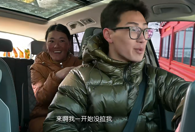 小伙自驾西藏被牧民求助，热心帮忙充电宝却被偷，录像拍下全过程
