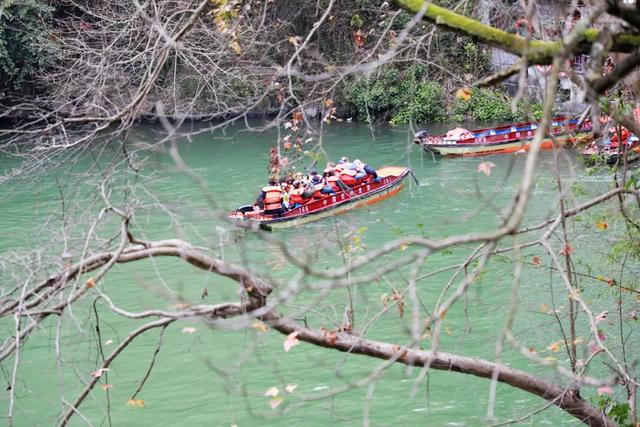 贵州：畅游安顺风光，感受黔中民俗！