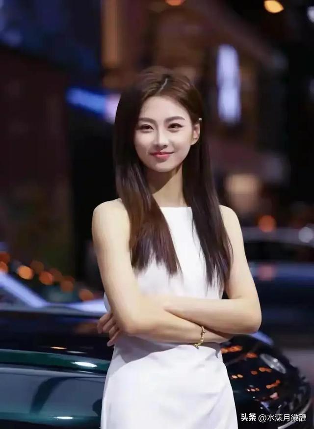 苏一宁,身高177厘米,体重56公斤,车模姐姐,人称少妇天花板