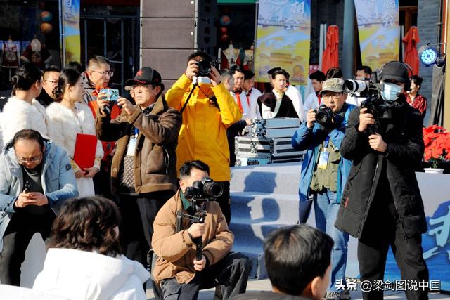 2025年青海同仁热贡文化唐蕃古道行兰州站农文旅商推介活动启幕。