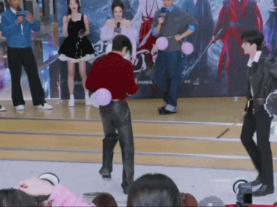 这对姐弟恋…这么甜的吗？我倒看看多好磕？