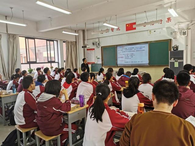 新加坡前总理大胆预言：中国已经“老”了，将来经济会被印度超越