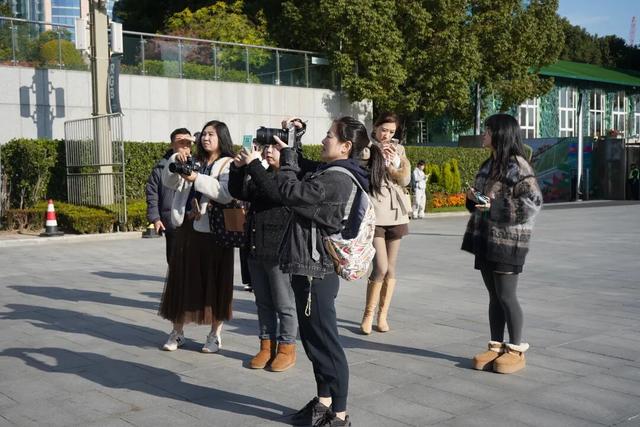 边逛边种草！20位网络达人打卡虹口~