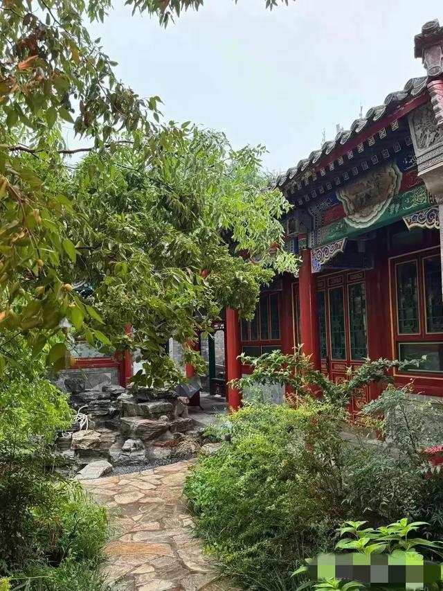 李湘在平台晒自家北京四合院，不知道还以为是景区，真的太有钱了