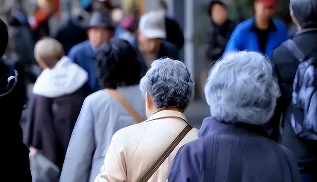 中国将迎来死亡高峰？22年去世1041万人，23年1110万，去年多少？