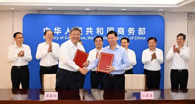 中国掌控全球命脉！稀土管制新政出台，人形机器人引爆新需求