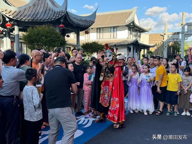 烟火气太浓了！这个必逛的沉香集市