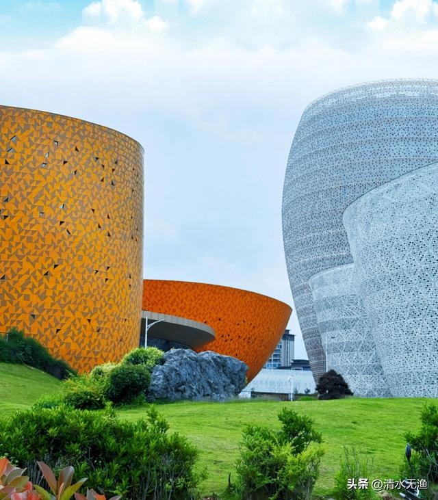 湖南与江西交界有座小城，被称为千年瓷都，去过的人赞不绝口