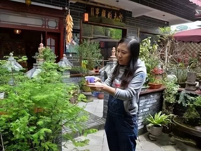 “辞职看世界”的女老师	，11年后现状曝光：黯然回乡，老公已分手