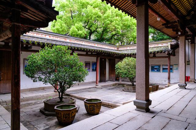 福州这条宝藏老街，不仅有千年前的古建筑，还有充满烟火气的小店