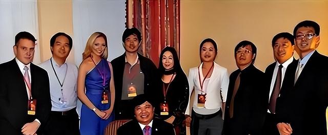 报应来了！捐给美国7千万，满嘴“中国穷关我啥事”，如今破产了