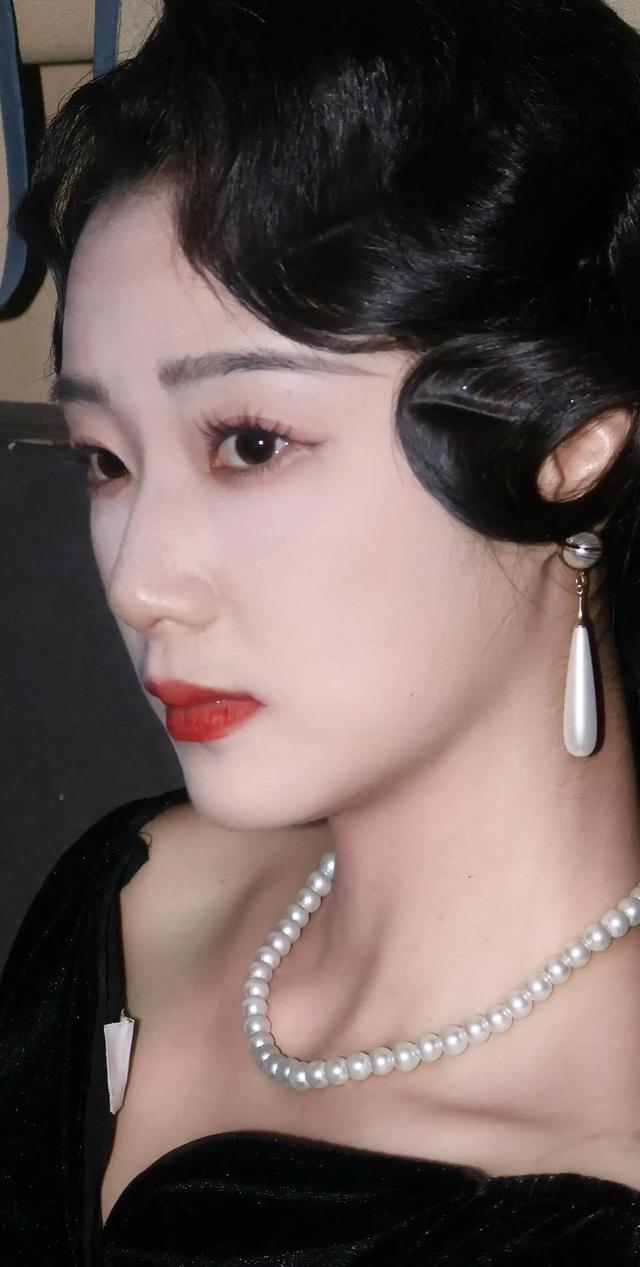 鎏光盛典——王小亿时尚写真大图