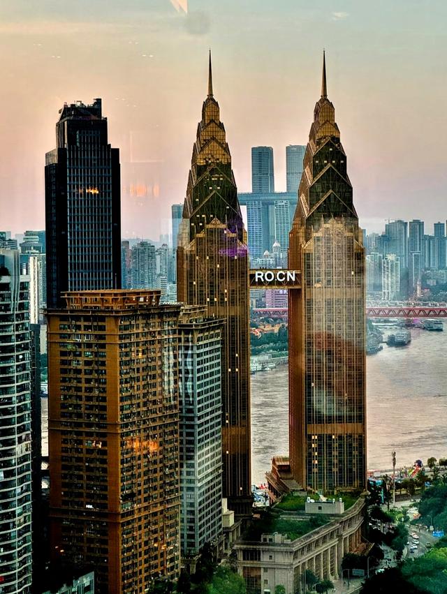 今年国庆假期有个现象挺反常的，大家发现了没？