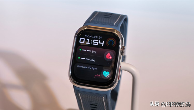 HUAWEI Watch Ultimate 2 支持 150 米潜水及 eSIM