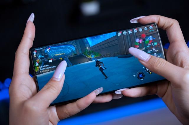 红魔11 Pro+上手体验，“风冷+水冷”的游戏手机，强的离谱？