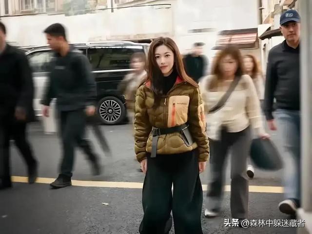朱珠一件羽绒服火了，普通人穿却像米其林，差的不是钱是气质