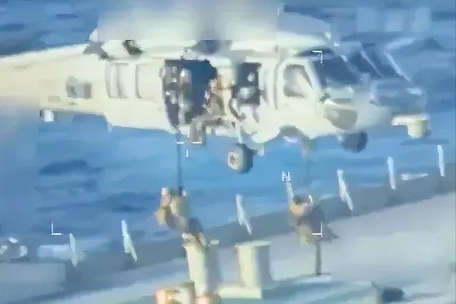 转向了？特朗普主动还油轮，白宫释放俄公民	，美国第一次做出妥协