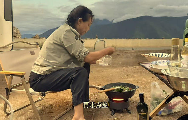 离异1年后，苏敏戴氧气开车穿越高原：16万换的自由到底值不值？